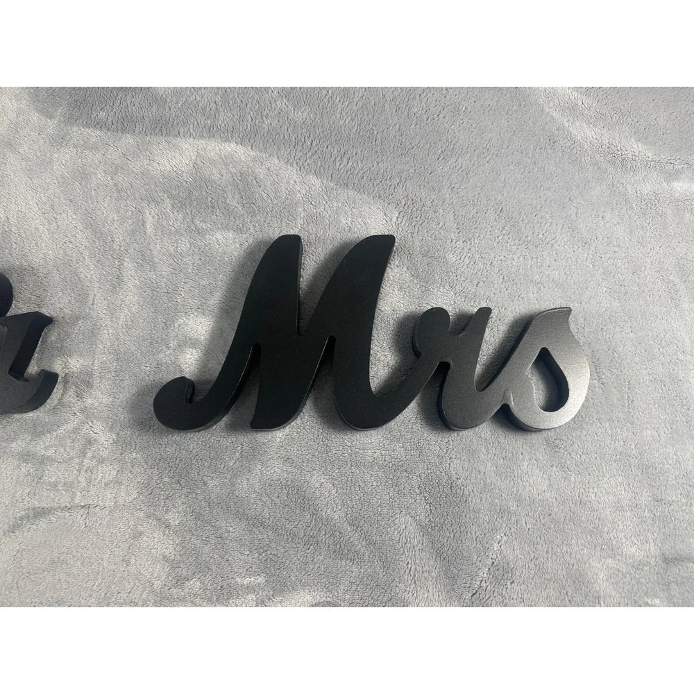 Black Wooden Mr & Mrs Wedding Signs Freestanding Sweetheart Table Decor 3 Piece